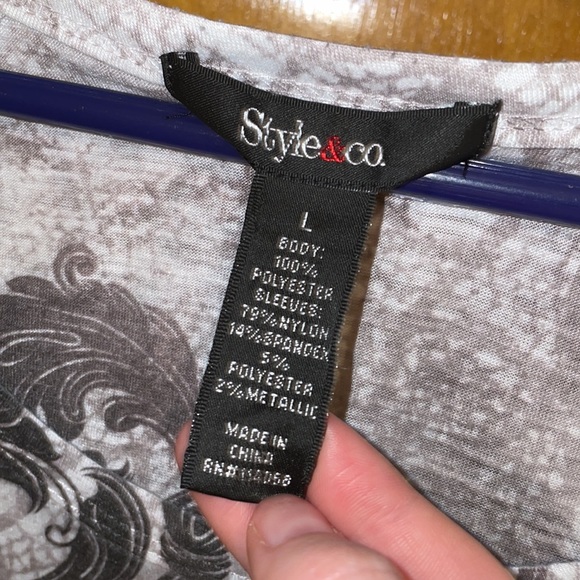 Women’s top with heart - Picture 5 of 5